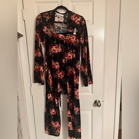 How Do You Wear That Wrap top + matching flare pants - Picture 1 of 6